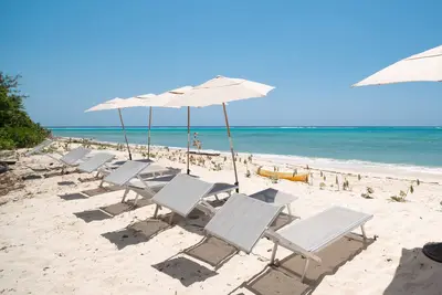 Image de Cayman's White Sandy Beach House