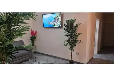 Image de 2 Bedroom condo with Fiber Optic Internet.