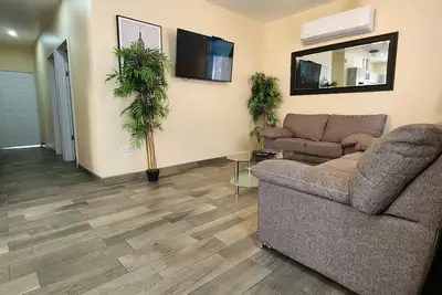 Image de Lovely 2-bedroom condo very secured and private