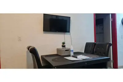 Image de Totally gated and very secured house.