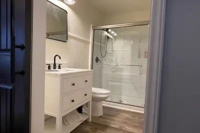 Image de Trotters Cottage-Close to Bruces Field and Downtown