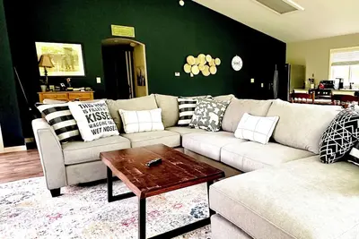 Image de Spacious, private and peaceful 1st floor Apartment on Fly Creek