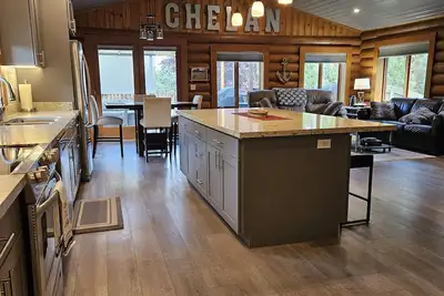 Image de Charming, modern log cabin, steps to the lake. Bright & spacious. Ideal escape!