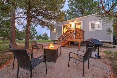 Little House on the Ranch - Cozy, fun Tiny Home