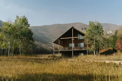 Image de Cozy cabin minutes from downtown Midway, sleeps 17+