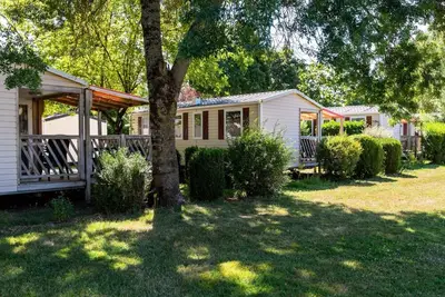 Mobil-Home Loggia Komfort 32 m2 (2 Schlafzimmer) + überdachte Terrasse 5 Personen