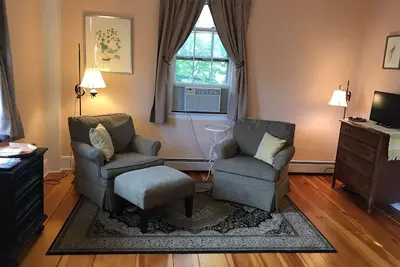 Hilltop Hideaway - Downtown Belfast
