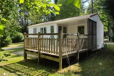 Image de Résidence Mobile Confort Acacias avec terrasse semi-couverte 12 m² équipée de climatisation 4 personnes