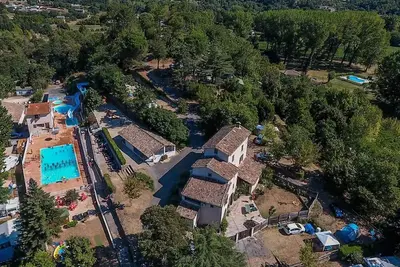 Image de Chalet Ottawa Premium 33m² (3 chambres) + terrasse couverte 14m² + Climatisation + Lv +Plancha 6 personnes