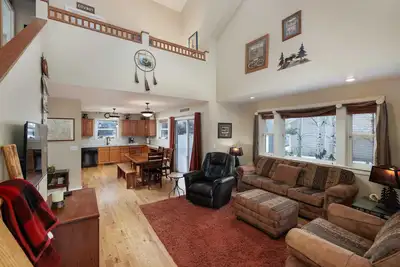Image de Pet Friendly, Close to Msu, Downtown Bozeman w/ Mountain Views - Ravalli Street Retreat