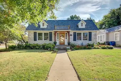Image de Classy home w/ deck & fenced yard only 2 blocks from the fairgrounds! !