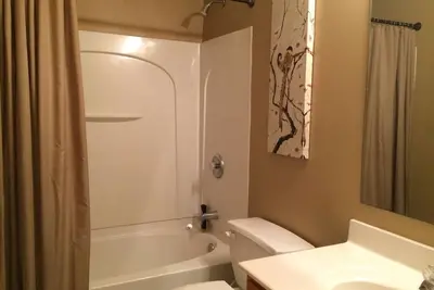 Image de Family sized house with private treed backyard