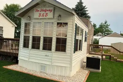 Image de Halfway Tiny House - 3 Br Small Town Iowa Rural Setting!