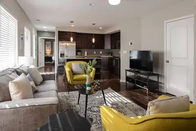 Stylish 2br near it all