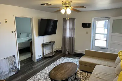 Image de Comfy Quiet 1bedroom apartment, close to Dt Winslow