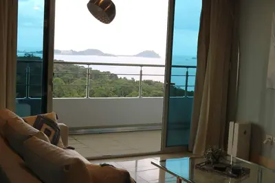 18g Oceanview Luxury Apartment with Rooftop Pool