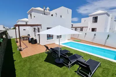 Image de Maison de Vacances 'Casa Atlantida' avec Vue sur la Mer, Jardin, Piscine & Wi-Fi