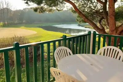 Image de Appartement type 3 pour 7 personnes vue golf, accès gratuit parc aquatique