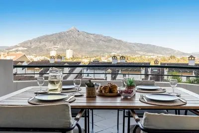 Boho-chic duplex: perfect location, stunning view