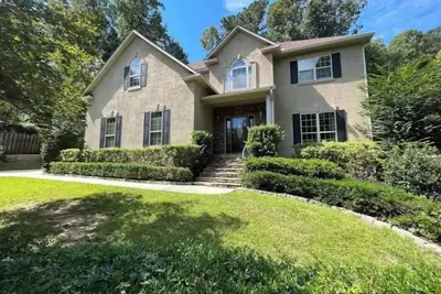 Image de Quiet, Comfortable, and Close to the Masters!