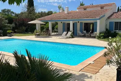 Image de Villa Les Folies Avec Magnifique  Jardin Et  Piscine