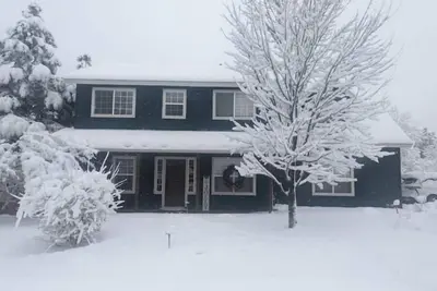 Image de 5br 3ba base camp getaway pet friendly w/ hot tub