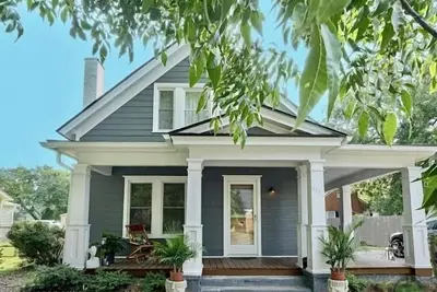 Image de Southern Porch Charmer - Walk to Downtown Main Street and Waterfront!
