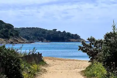 Image de Duplex 1 bed room flat with wide terrace, Air Co+Wifi Gigaro sandy beach 10 min