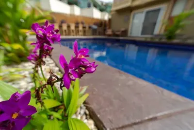 Image de Gardenia Suite, 1 bedroom, sleeps 4, pool and Bbq, Pre-Renovation Summer Sale