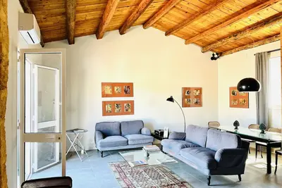 Image de Loft in downtown with Terrace, Wifi, Air Cond. Free parking 2/3p