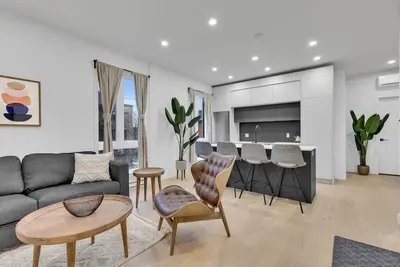 Image de Sunny, bright & natural apt, centrally located