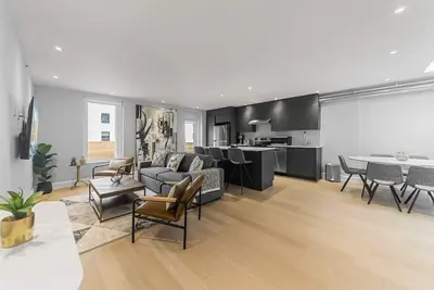 Image de Stunning 2 beds, 2 baths, Aaa location, rooftop