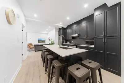 Image de Modern & peaceful 3 bedroom suite, sleep 7,