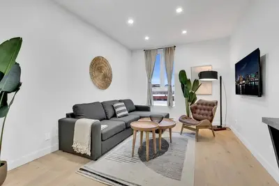 Image de Large renovated 1 bedroom, king bed, sleep 4