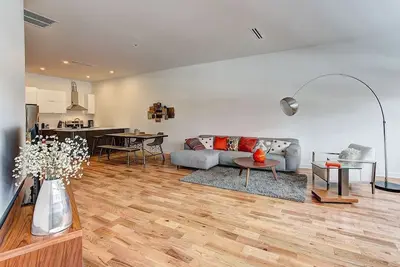 Image de Unique. 2500 Sf High End Property