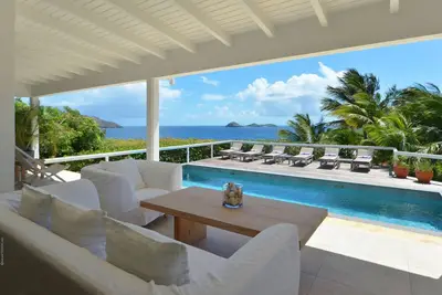 villa de luxe  offrant une magnifique vue Mer