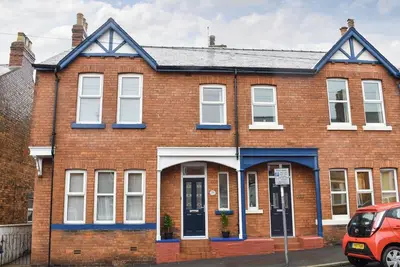 This lovingly furnished and well-presented house is a great size for family and friends.