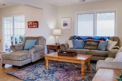 Image de Welcome to Lake Home at the Tee Box – Your Lake Home Away From Hom