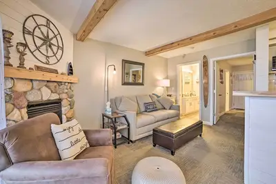 Image de Updated Onekama Resort Condo on Portage Lake!