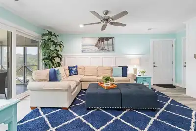 Image de Welcome to Beauty on the 7th Fairway – Your Golfing Retreat