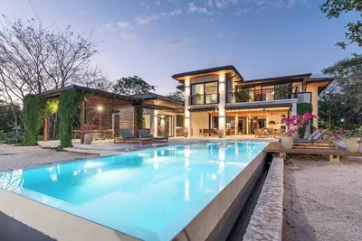 Image de Daily Housekeeping, Beach club membership, Multi use Football field/Sauna/ Ice Bath/ E-bikes