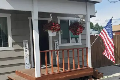 Image de Cozy Romatic Family Mountain Retreat Close to All! !