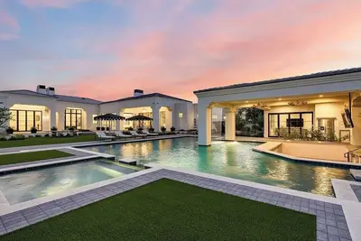 Image de Super House for Super Bowl