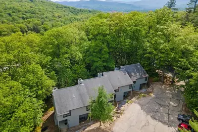 Image de «–Riverfront Retreat–» Outdoor Pool, Bike/Walk Trail, King Bed