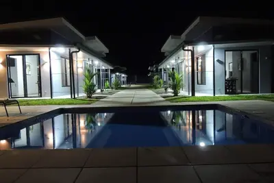 Image de New Home with A/C | Wi-Fi | W&D | Smart Tv | Full Kitchen | Pool | Free Parking