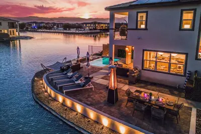 Image de Wow lake house! Infinity pool/spa! <br>Villa Paradiso