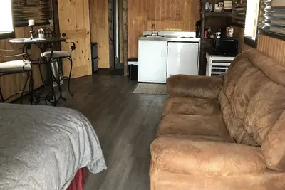 Image de Holland Hill Cabin on a Pond