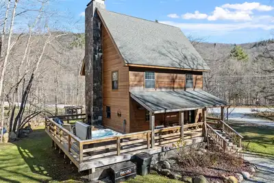 Image de Private, new home near Skyeship gondola with four fireplaces, washer/dryer, WiFi