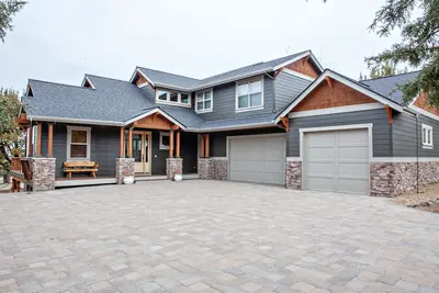 Image de West Ridge Craftsman with Amazing Views