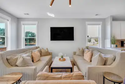 Image de Coastal Home w/ Yard < 1 Mi to Old Town Bluffton!